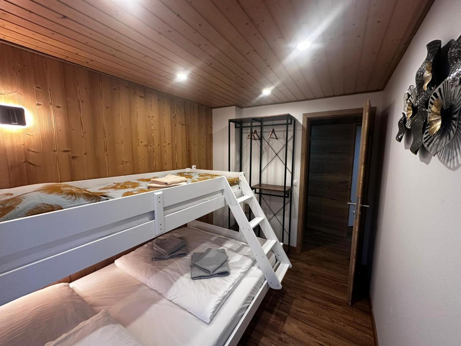 Les Chalets Bambi & Jacuzzi Privatif 라브레세 객실 사진